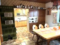 Essen mit Blick in Küche