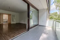 Balkon + Wohn-/ Essbereich