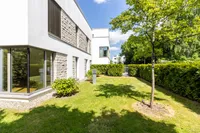 umzäunter Garten Vorderseite