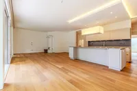 lichtdurchfluteter Wohnbereich