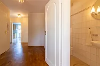 Flur + Gäste-WC