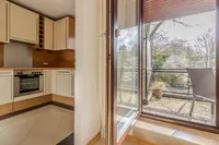 Küche + Blick Balkon