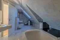 Vollbad im Dachgeschoss