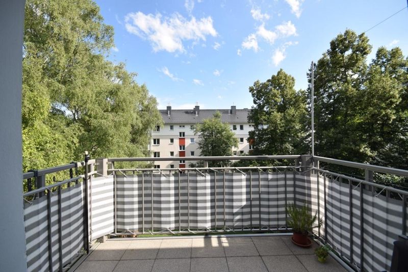 '+++ VERMIETET +++ Reizvolle 4 Zi-Wohnung mit Sonnenbalkon