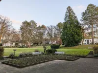 Parkähnliches Grundstück 1