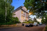 Außenansicht abends