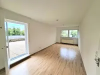 Schlafzimmer mit Ausgang zur Dachterrasse