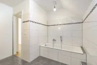 Bad 2 OG Vorderhaus