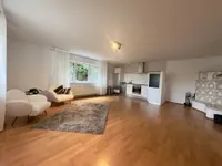 Einliegerwohnung mit Küche und Kachelofen
