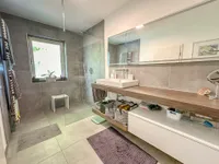 Badezimmer EG komplett erneuert mit Riesendusche