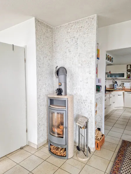 Eßbereich mit Holzofen