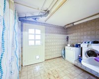 GG: Hauswirtschaftsraum mit extra Dusche