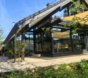 Sehr schönes DAVINCI Wohnhaus in bester Wohnlage mit viel Glas und Doppelgarage tolles Grundstück