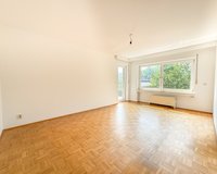 Schlafzimmer EG mit Ausgang zum Balkon