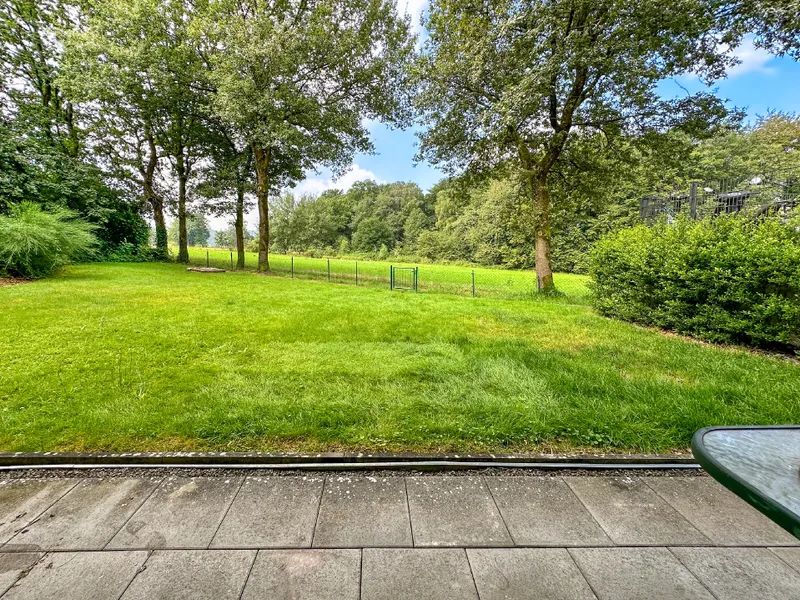 Terrasse + Gartenanteil GG