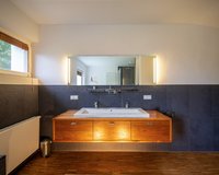 modernes Badezimmer