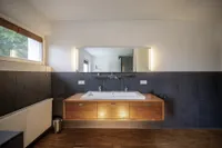 modernes Badezimmer