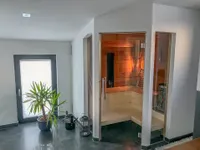 Bad en Suite mit Finnischer Infrarot Sauna, Walk in Dusche, Badewanne uvm.