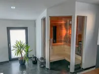 Bad en Suite mit Finnischer Infrarot Sauna, Walk in Dusche, Badewanne uvm.
