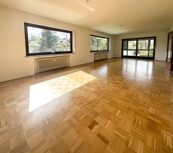 sonst alle Wohnungen mit Parkettböden