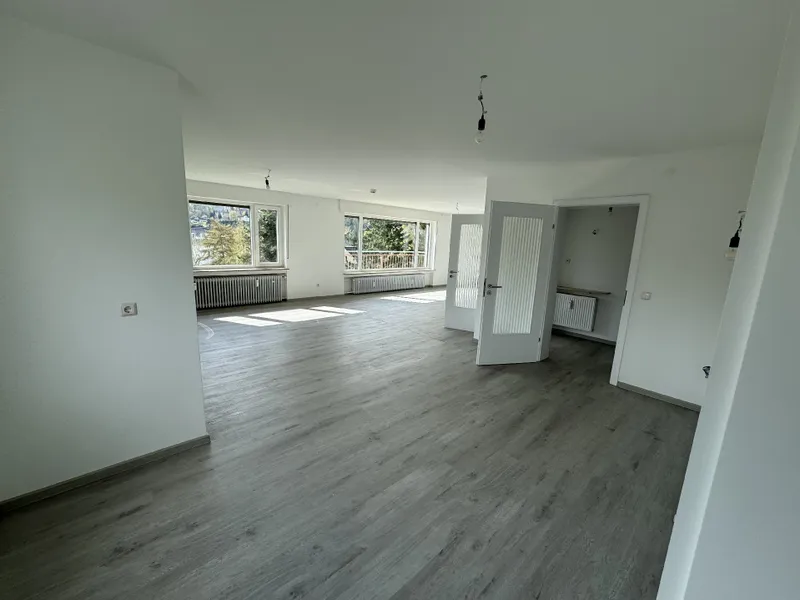 Penthouse frisch renoviert 4 Zimmer