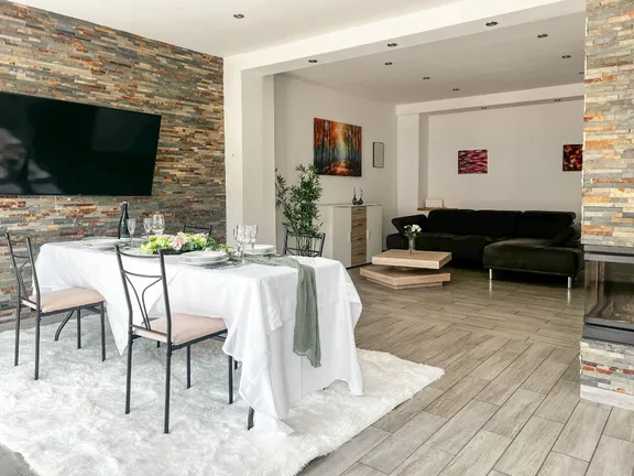 EG: Wohn-/Essbereich