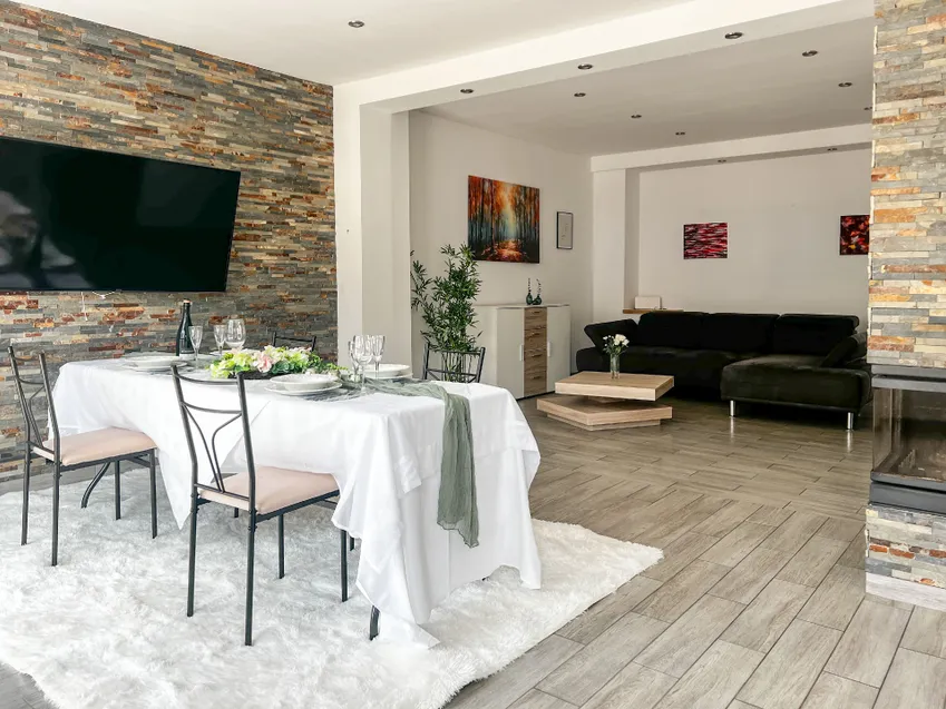 EG: Wohn-/Essbereich