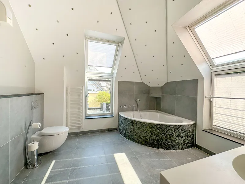 Badezimmer mit Wanne