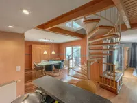 Blick von der Küche in den Essbereich