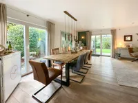 Esszimmer mit Zugang zu 2 Terrassen