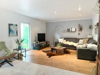  Wohnen mit tollem Holzboden