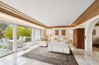 Teil des Wohnbereichs mit Zugang Balkon/Terrasse