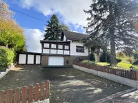 Frontansicht viel Platz für PKW und Co.