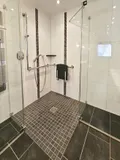 Modernisiertes Duschbad EG