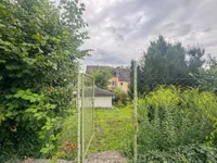 Zugang von hinten mit hinzuerwerbbarem Bauland