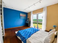 Großes Zimmer mit Ankleide im EG