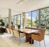 Essbereich mit Glasfront und absolut herrlichem Blick in die Natur Ki
