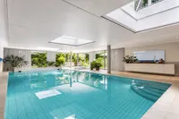 Schwimmhalle