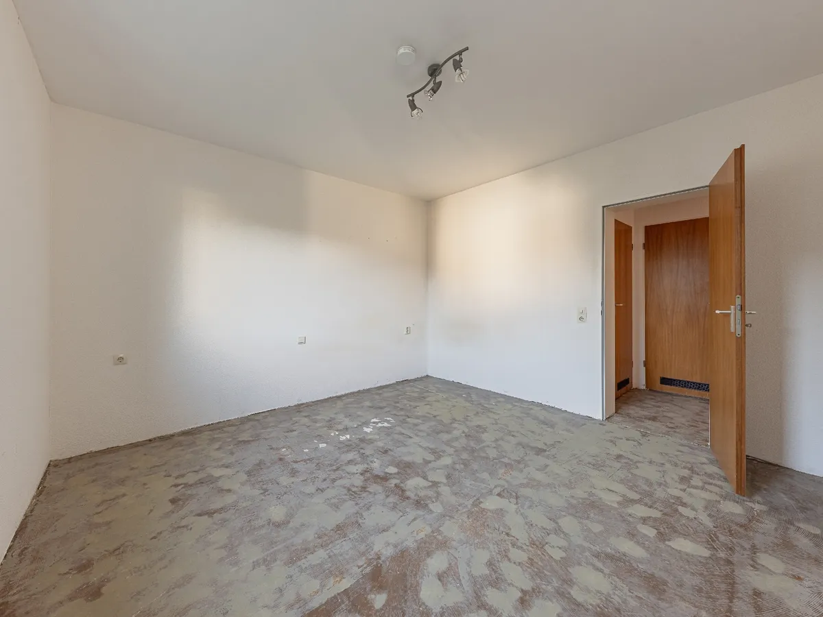 geräumiges Schlafzimmer