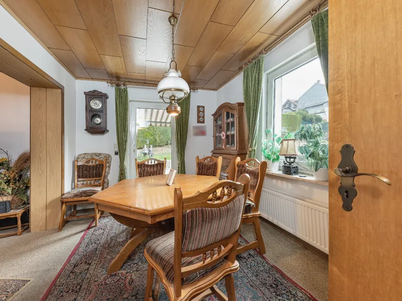 Esszimmer (Hauptwohnung)