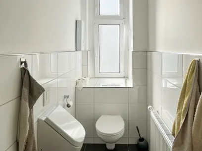 separates WC