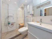 modernes Duschbadezimmer