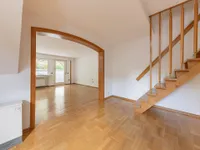 lichtdurchflutetes Wohn- und Esszimmer