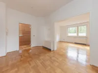 großzügig und hell - Wohnzimmer