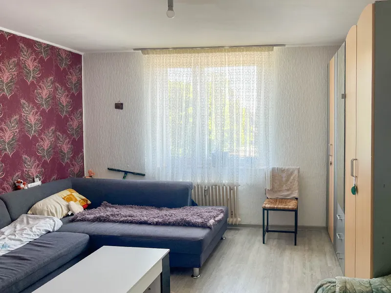 geräumiges Schlafzimmer