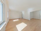EG: heller Wohn-/Essbereich