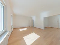 EG: heller Wohn-/Essbereich
