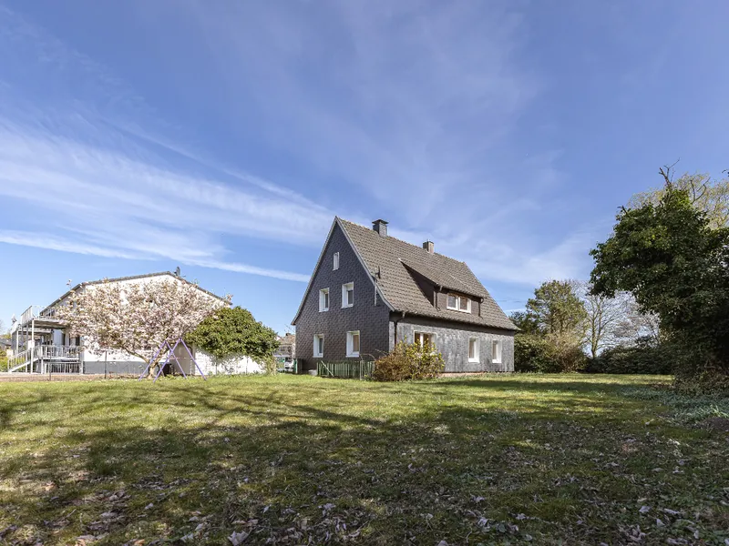 großzügiges Gartengrundstück