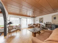 großzügiges Wohnzimmer