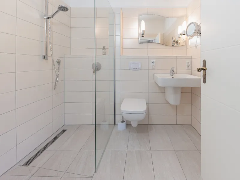 modernes Duschbadezimmer